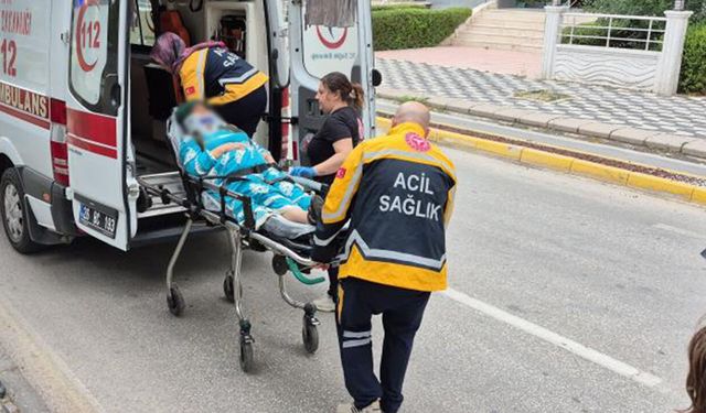 Eskişehir'de yürekleri ağza getiren kaza: Minibüs, anneanne ve toruna çarptı