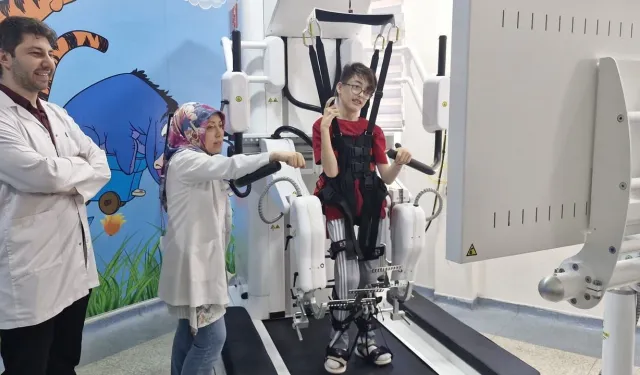 Yunus Emre Devlet Hastanesi'nde pediatrik robotik yürüme rehabilitasyon hizmeti başladı