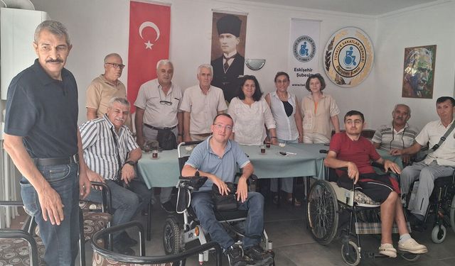 Eskişehir'de bir kapak, bir umut: Mavi kapaklar özgürlüğe dönüştü