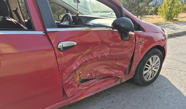 Eskişehir'de otomobille ticari taksi çarpıştı: 6 yaralı