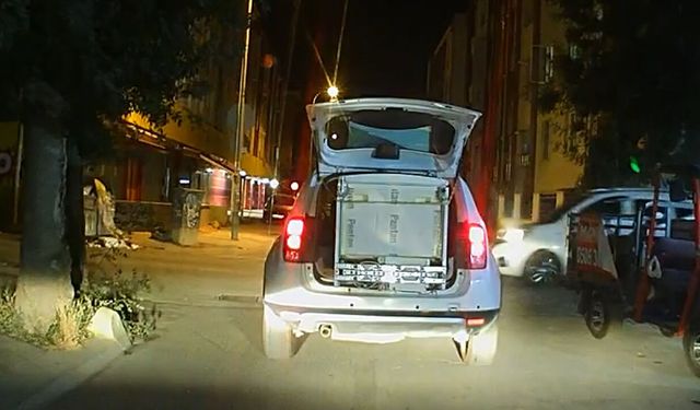 Eskişehir'de trafikte görenleri şaşırtan görüntü: Bunu nasıl taşıdı?