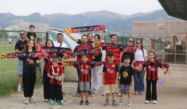 Eskişehirspor taraftarı takımını yalnız bırakmadı