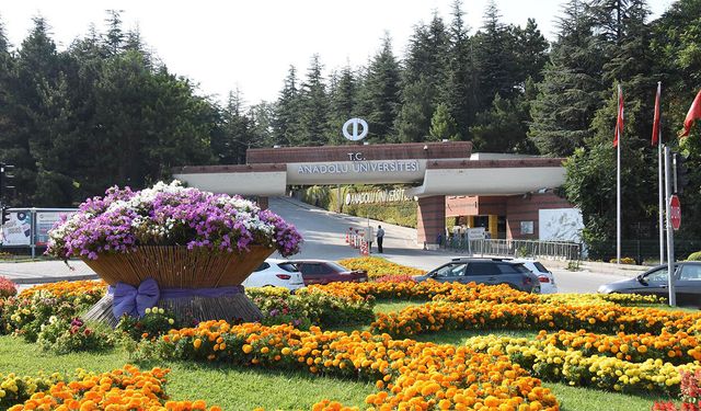 Anadolu Üniversitesinde binlerce adayın beklediği başvurular yeniden başladı