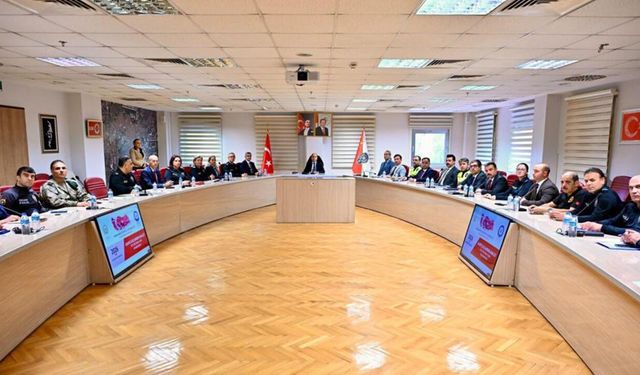 Eskişehir Emniyeti’nde kapsamlı toplantı: Asayiş ve güvenlik çalışmaları değerlendirildi