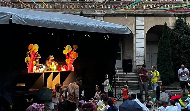 Eskişehir Şehir Tiyatroları Romanya’da sahne aldı: “Ben de uçabilirim” büyük ilgi gördü