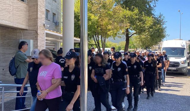Eskişehir ve İstanbul'da FETÖ operasyonu: 10 şüpheli adliyeye sevk edildi