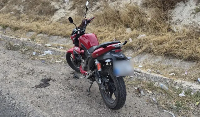 Eskişehir’de korkutan motosiklet kazası! Teker kilitlendi, sürücü yaralandı