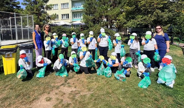 Eskişehir'de Mithatpaşa İlkokulu öğrencileri Dünya Temizlik Günü’nde iş başında