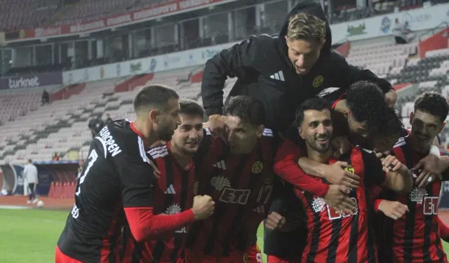 Eskişehirspor Balıkesirspor'u dağıttı: Maç 7-1 sona erdi
