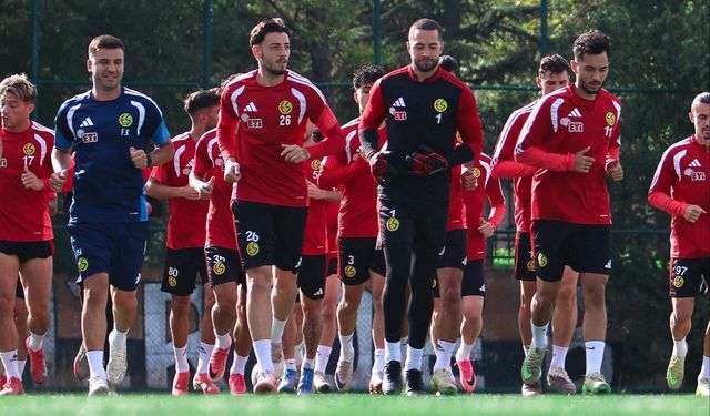 Eskişehirspor sentetik zeminde hazırlanıyor