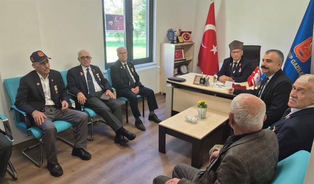 İl Müdürü Bayrak, Gaziler Günü’nde Eskişehir’de gazilerle bir araya geldi