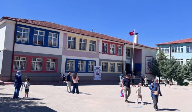 Sivrihisar’da yeni eğitim yılı öncesi bakın zil neden çaldı
