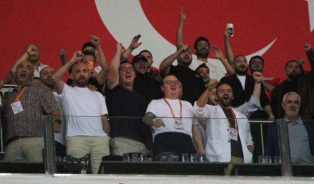 Tribünler boştu ama şampiyonluk sesi vardı!