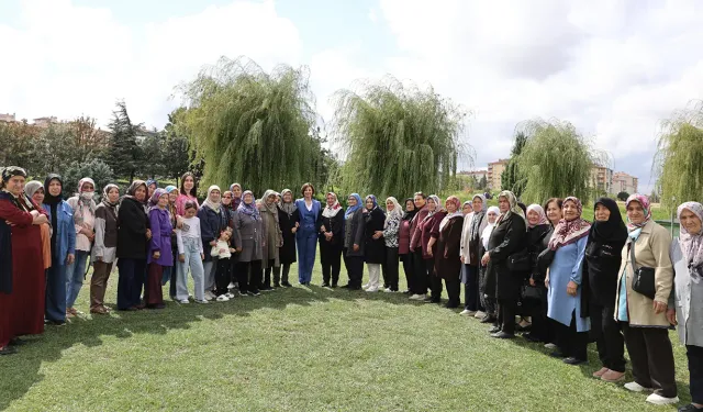 Ünlüce Eskişehir’de ağırladı: Alpu’dan gelen kadınlar kentin güzelliklerini keşfetti