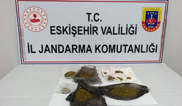 Şüpheli araçta yapılan aramada 174 gram bonzai ele geçirildi