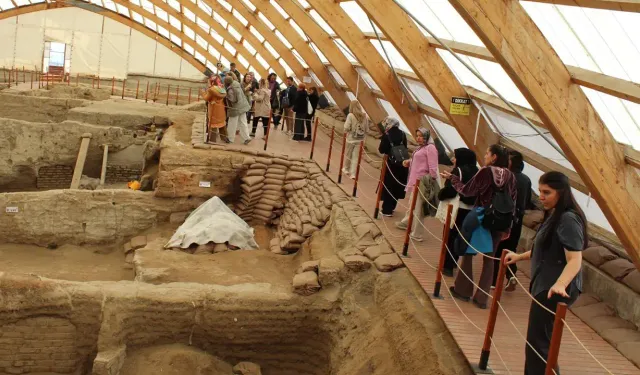 Anadolu Üniversitesi öncülüğündeki projede önemli adım: Öğretmenler Çatalhöyük’te eğitim aldı