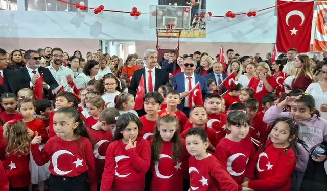 Dumlupınar İlköğretim Okulu’nda Cumhuriyet Bayramı coşkuyla kutlandı