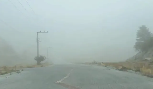 Eskişehir Sivrihisar'da ulaşımı etkileyen yoğun sis!
