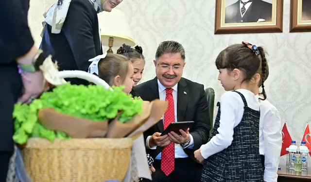 Eskişehir Valisi Dr. Erdinç Yılmaz, anaokulu öğrencileriyle buluştu