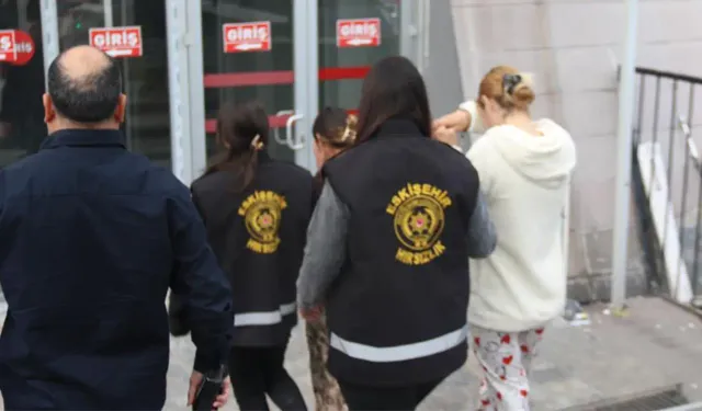 Eskişehir’de iki ayrı evden hırsızlık yapan 2 şüpheli tutuklandı