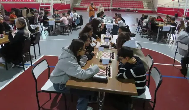 Eskişehir'de koruma altındaki çocuklar Cumhuriyet için yarıştılar