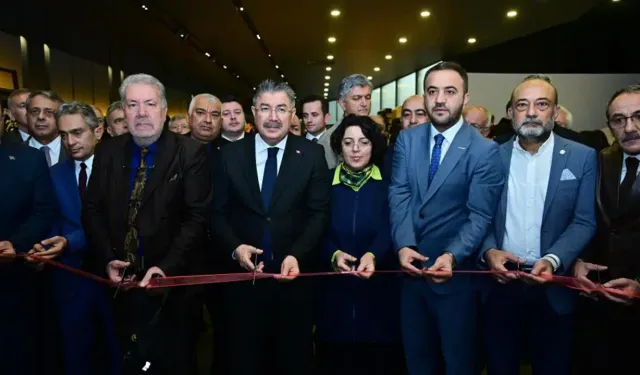 Eskişehir’de Mukaddes Emanetler ve Kâbe Örtüleri Sergisi açıldı