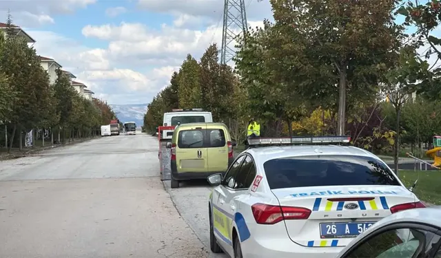 Eskişehir'de polisin "dur" ihtarını dinlemedi: Ehliyetsiz sürücüye ağır fatura