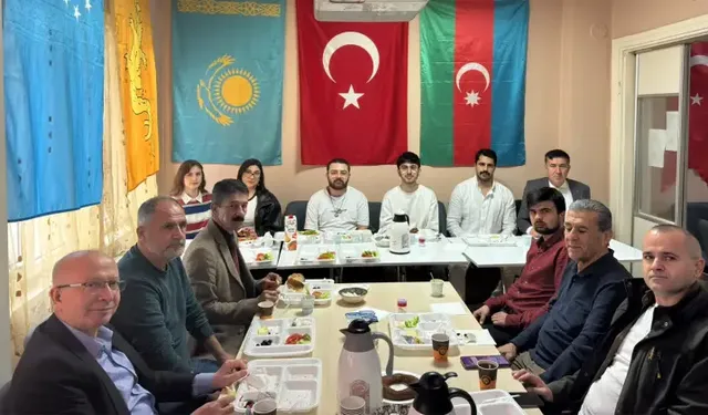 Eskişehir'de Türk Dünyası gençliği kahvaltıda buluştu