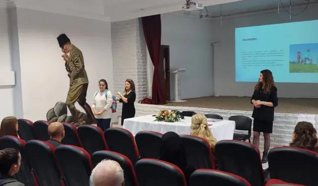 Eskişehir'de velilere yönelik seminer: Çocukların okul başarısında aile desteği vurgusu