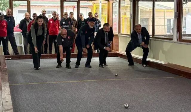 Eskişehir'de Yaşlılar Günü'nünde huzurevi sakinleri sahaya çıktı