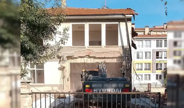 Eskişehir'deki okul yıkımı iddialarına firmadan yanıt