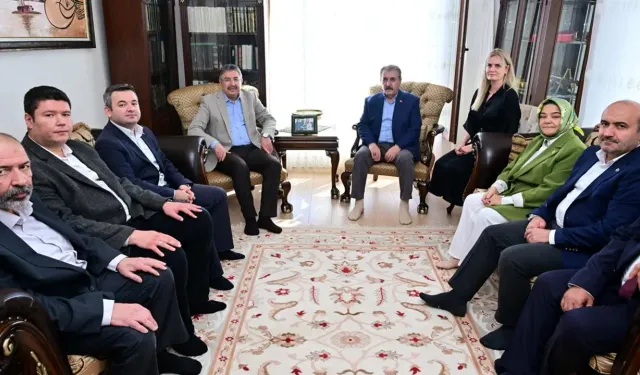 Mustafa Destici, Eskişehir’den gelen heyeti Gecek Mahallesi’nde ağırladı