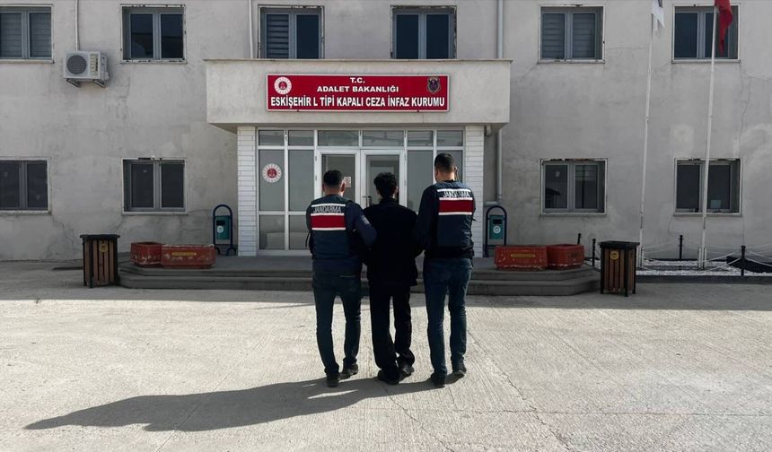 Eskişehir'de 10 yıl hapis cezası ile aranıyordu: Yakalandı