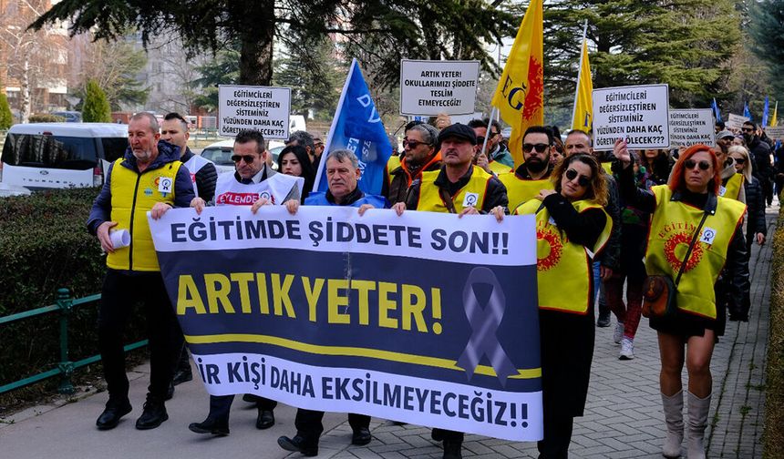 Öğretmenler Eskişehir İl Milli Eğitim Müdürlüğü’ne yürüdü