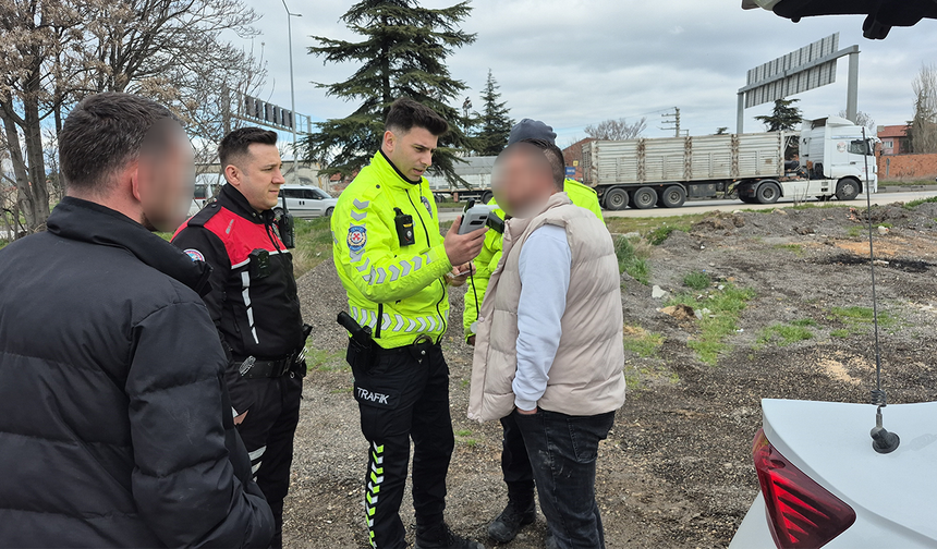Eskişehir'de trafikte makas atan sürücü cezadan kaçamadı