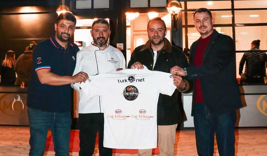 Eskişehirspor yönetimi ve futbolcular iftarda buluştu