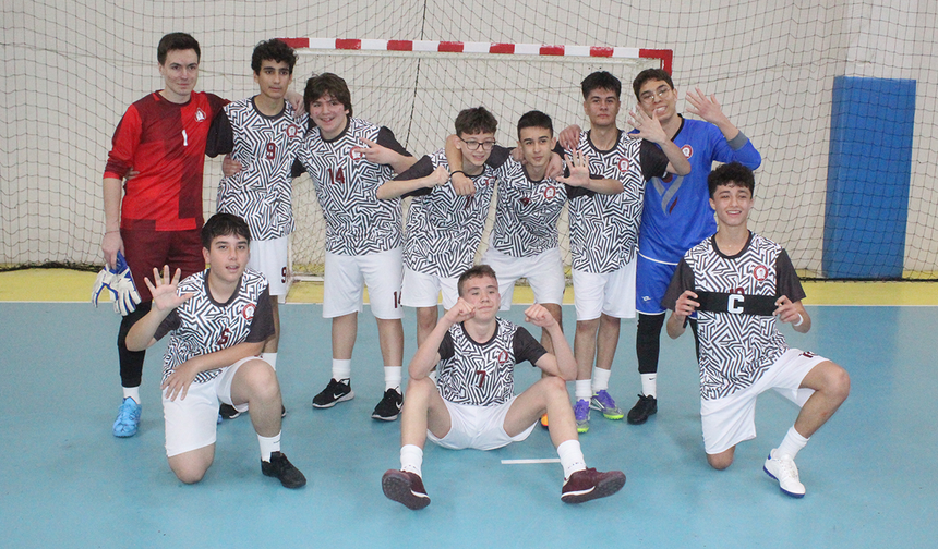 Futsal Turnuvası’nda gençler kapışıyor