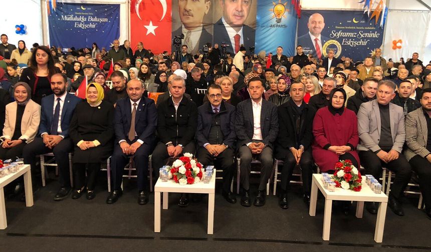 Gürhan Albayrak: "Eskişehir yıllardır algı belediyeciliği kıskacındadır"