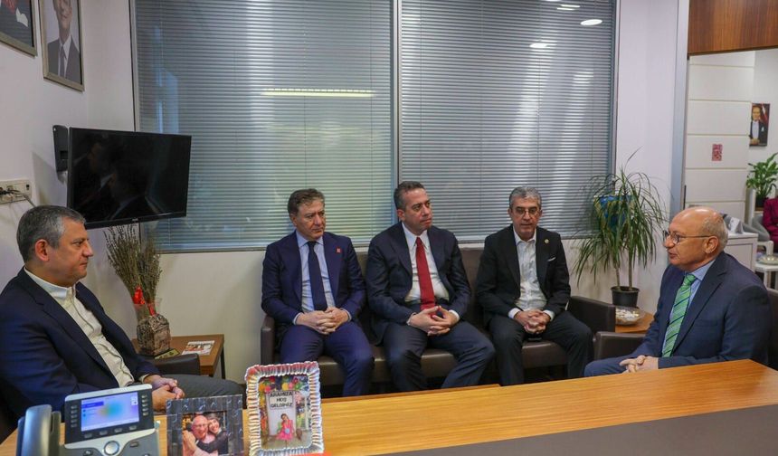 Özgür Özel’den Çakırözer’e başsağlığı ziyareti