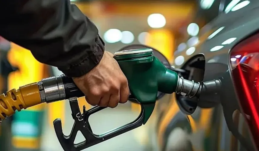 Dün iptal edilmişti: Akaryakıt zammı yolda