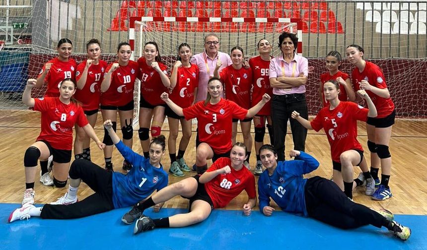 Eskişehir Hentbol kazanmaya devam ediyor