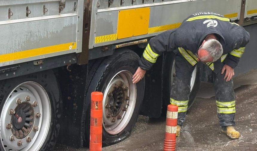 Eskişehir'de tır yanmaktan son anda kurtarıldı