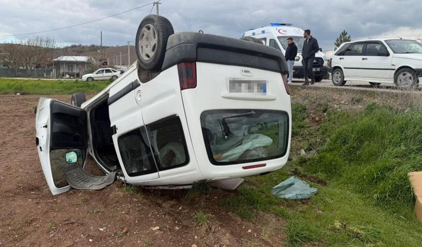 Eskişehir'de savrulan araç takla attı: 2 yaralı