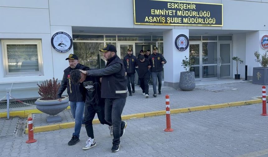 Eskişehir’de 1 kişinin öldüğü bıçaklı kavgayla ilgili 3 şüpheli tutuklandı