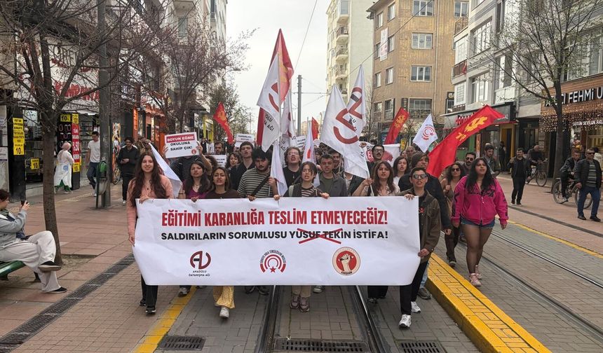 Eskişehir'de Bakan Tekin'e tepki: Öldürülen çocukların hesabını kim verecek?