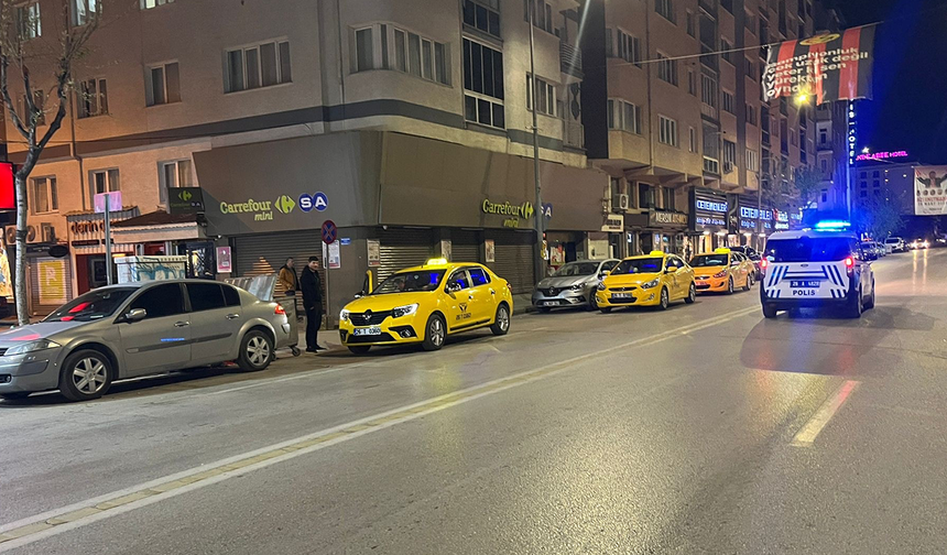 Eskişehir’de 'yan bakma' kavgasında kan aktı: 1 yaralı