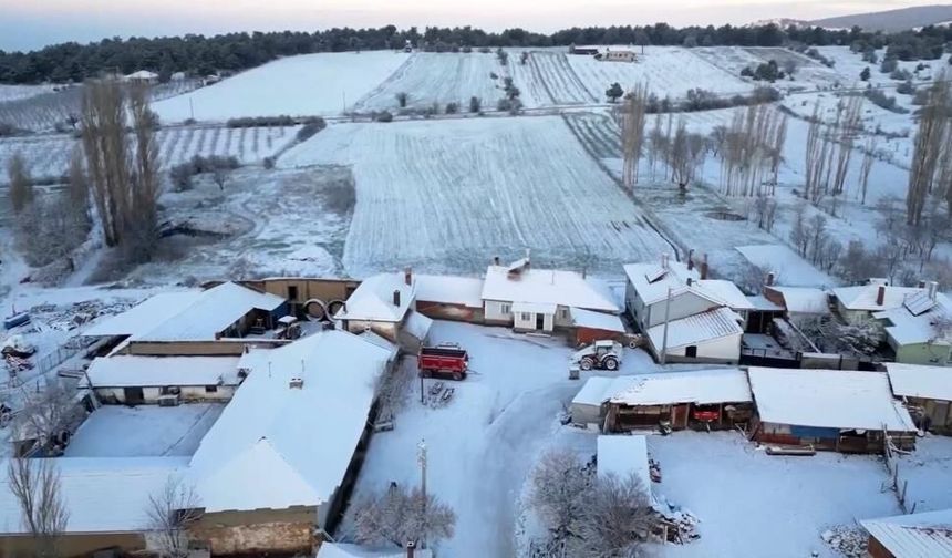 Eskişehir'in tepeleri beyaz örtüye büründü