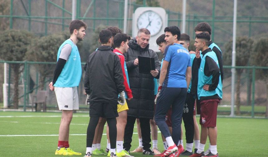 Eskişehirli antrenör Onur Bayar Türkiye'de 40 antrenör arasında