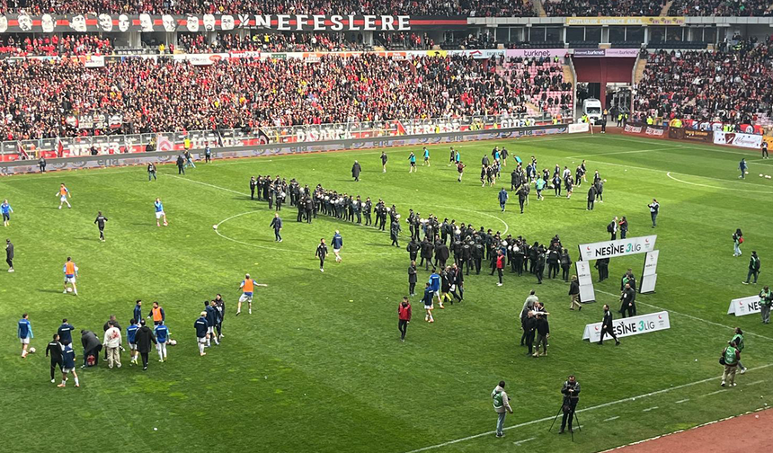 Eskişehirspor-Kütahyaspor karşılaşmasında kavga!