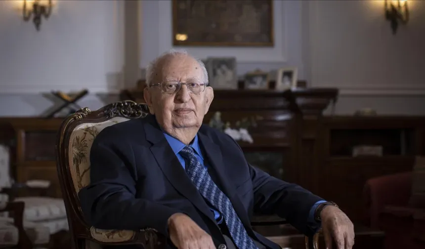 19. Dönem Eskişehir Milletvekili Hüsamettin Cindoruk hayatını kaybetti